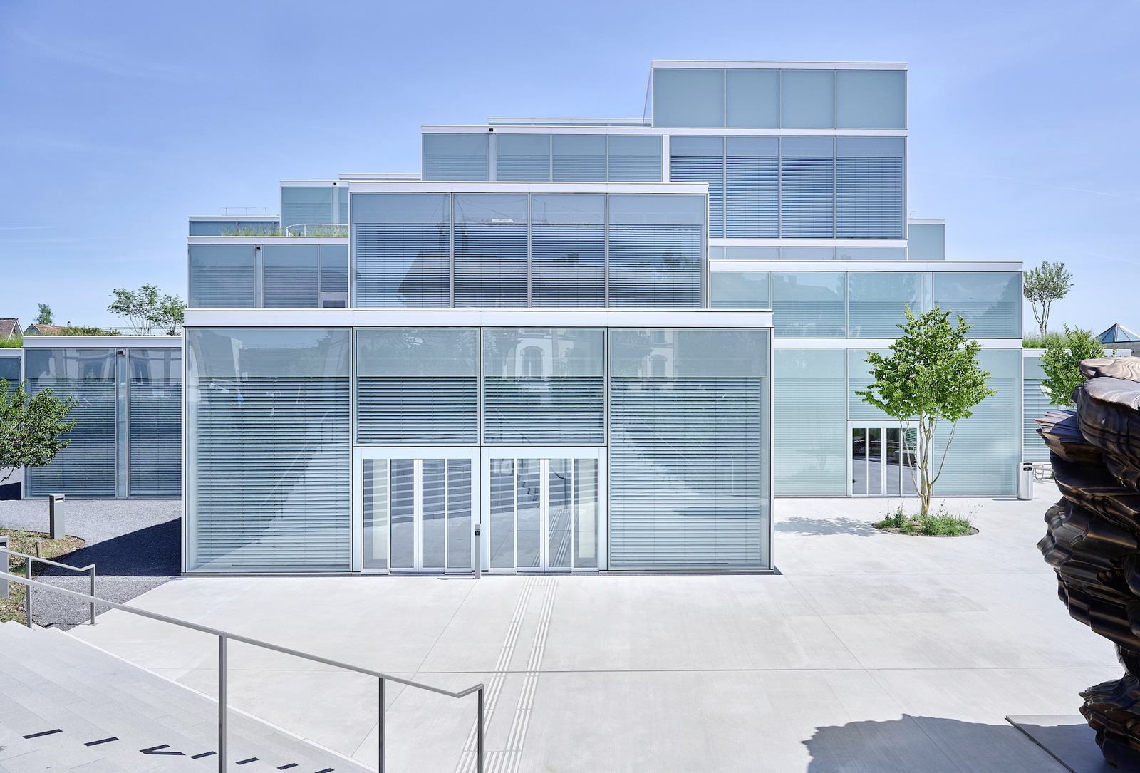 Glass Trösch: - Transparent Square building for the University of St.  Gallen in Switzerland