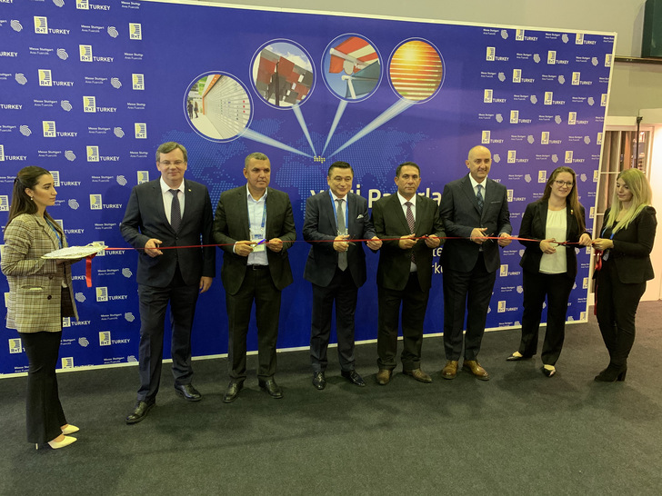 Ceremonial opening of R+T Turkey: Bernhard Müller (LMS), Orhan Dogan (Verband TBÜD) , Hüseyin Vural (TBÜD),   Ömer Sami Özcelik   (TBÜD) , Ufuk Altintop (LMS Turkey).  Manuela Keller (LMS) v.l.n.r    - © Olaf Vögele
 Ceremonial opening of R+T Turkey: Bernhard Müller (LMS), Orhan Dogan (Verband TBÜD) , Hüseyin Vural (TBÜD),   Ömer Sami Özcelik   (TBÜD) , Ufuk Altintop (LMS Turkey).  Manuela Keller (LMS) v.l.n.r