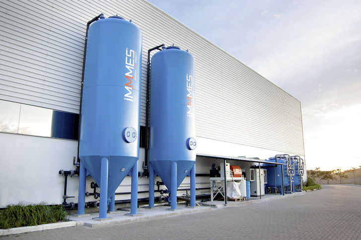 In glass processing, clean water is important for high quality. And this is what the Immmes DTP system is designed for. - © Immmes
 In glass processing, clean water is important for high quality. And this is what the Immmes DTP system is designed for.