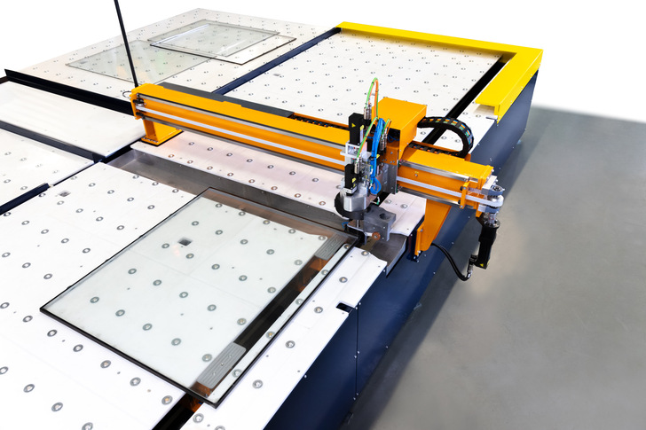 With IG2Pieces, Hegla has developed a system for insulating glass cutting that helps to save CO2 and can also provide the IGU manufacturer with financial added value. - © Hegla