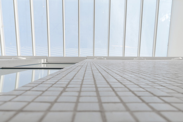 © Velux Commercial The slim profiles of the Velux Modular Skylights blend harmoniously into the elegant architecture of the ‘Les Bains des Docks’ swimming centre.
