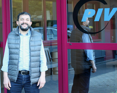 © Gütegemeinschaft Schlösser und Beschläge Jamal Boumouchoun has been working for the Velbert Testing Institute for Locks and Fittings since the beginning of April.